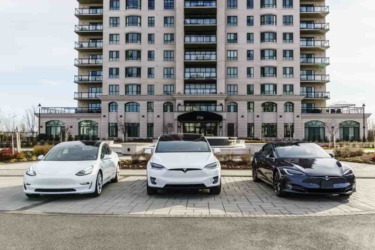 Luxury and exotic cars in Laval