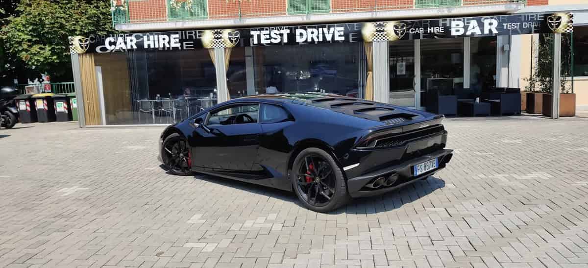 Luxury and exotic cars in Bologna