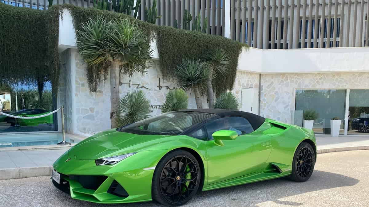 Luxury and exotic cars in Valencia