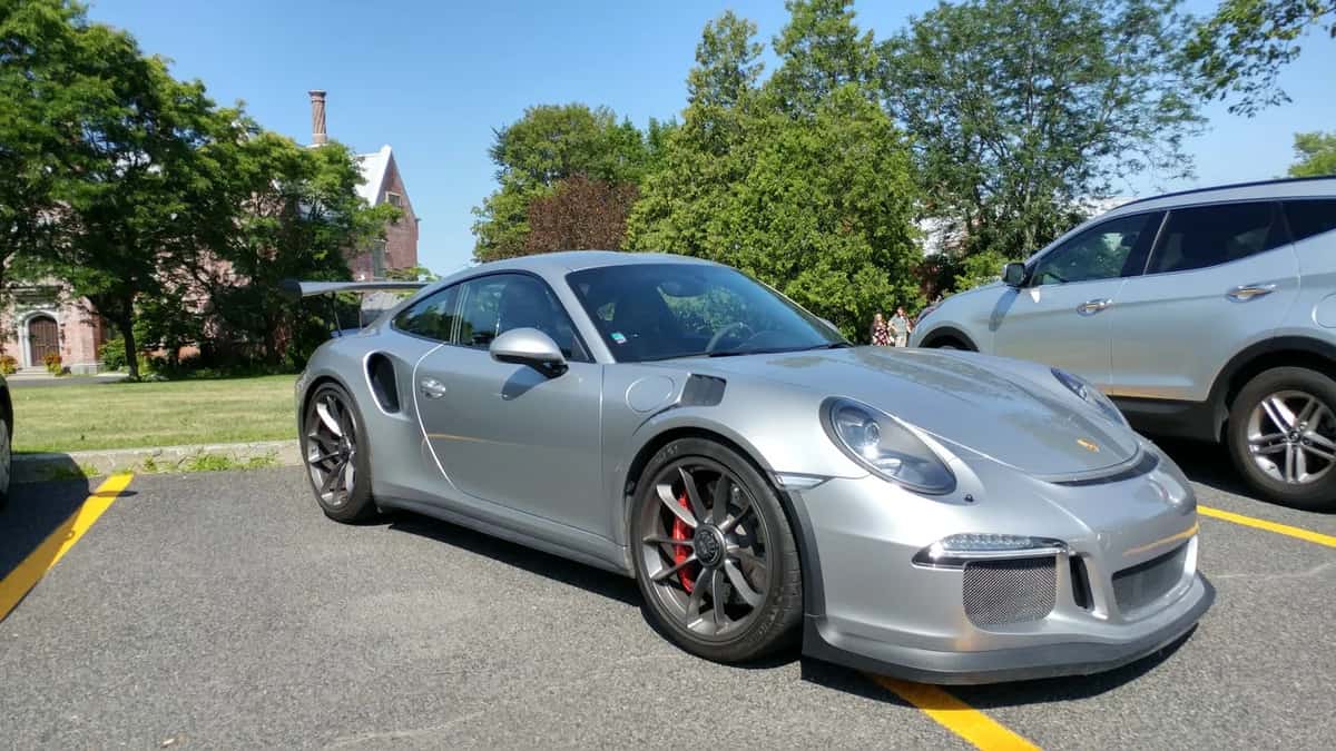 Loue la Vie Exotics - Luxury Car Rentals cover
